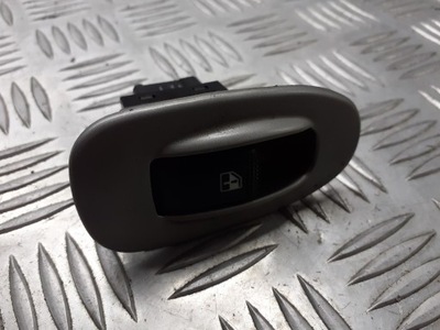 Панель скло правий перед kia shuma ii фото №1