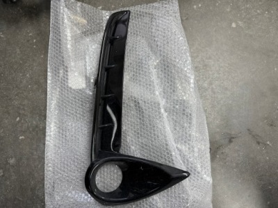 Решітка протитуманної фари права lexus ux 81481-76060 оригінальна фото №1