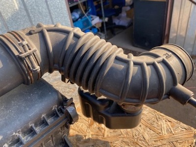 Waz труба фильтра воздуха kia carens ii 1.8 1,6 0k2fa13221 !!!! фото №1