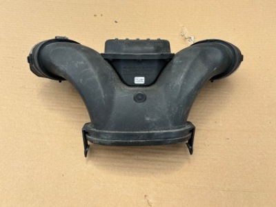 Mercedes w204 c63 amg труба повітрозабірник повітря a1560900329 фото №1