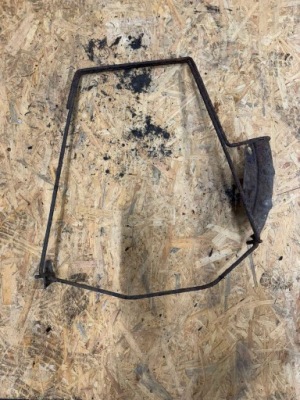 Кронштейн корзина колеса запасного citroen jumpy i фото №1