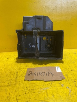 Volvo s40 v50 ford c-max i основа акумулятор 30667940 фото №1