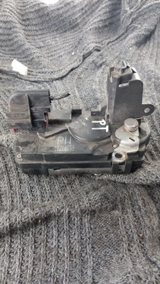 Замок правий задня opel zafira b 06r фото №1