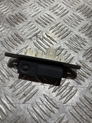 Кнопка переключатель открывания крышки багажника toyota rav4 v 19- фото №1