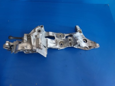 Кронштейн генератора audi a4 b9 2.0 tdi 04l903143b фото №1