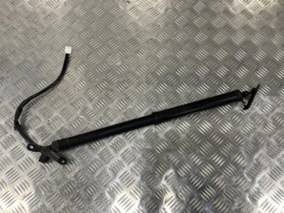 Привід кришки багажника правий toyota rav4 v 19- фото №1