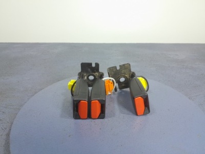 Volvo v40 ii защёлки ремней безопасности задний  3 szt 31377484 фото №1