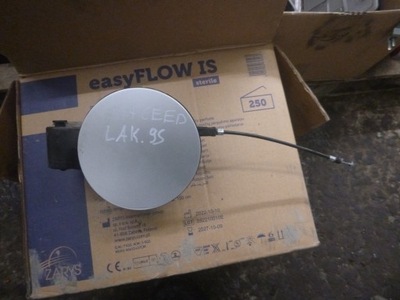 Kia pro ceed ii 3d 2012-2017 крышка заливной топлива 9s фото №1