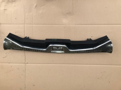 Захист молдинг поперечина заднього багажника замка volvo v60 2013-2018 31307738 фото №1