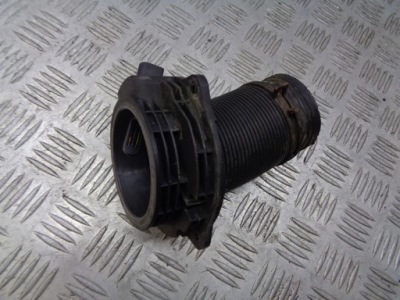 Витратомір vw passat b6 2.0 fsi 068905379c фото №1