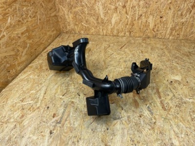 Впуск повітрозабірник труба резонатор повітря toyota prius iv 17751-37110 17752-37120 фото №1