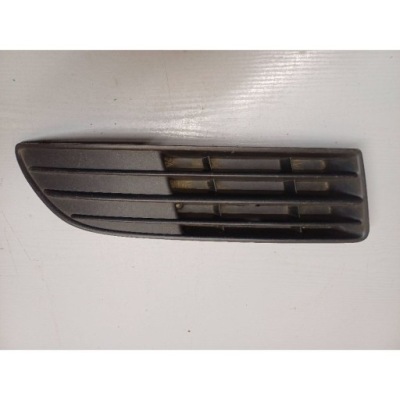 Polo iv 9n lidt решітка бампера права фото №1