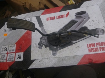 Педаль газа hyundai i20 32700-1j100 фото №1