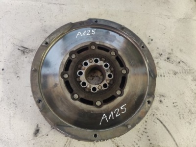 Toyota avensis t25 2.2 d4d колесо двухмассовый 13450-0r010 a125 фото №1