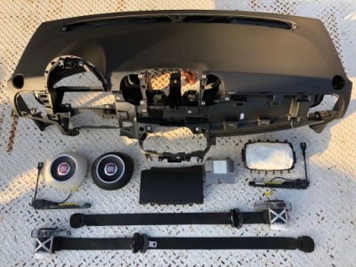 Fiat 500 панель приладів панель приладів консоль подушки безпеки ремені фото №1