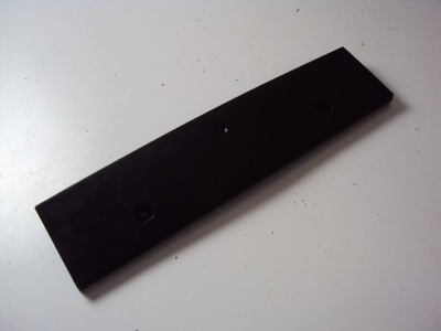 Підкладка pod номерний знак перед renault kadjar 2015- фото №1