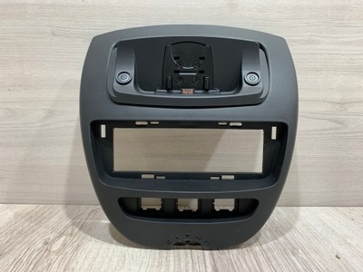 Toyota aygo рамка накладка радио nowa фото №1
