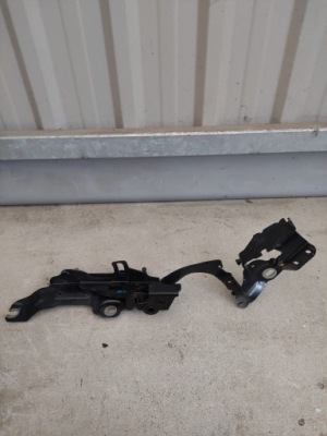 Bmw 2 f45 f46 петля капот лівий 7300521 фото №1