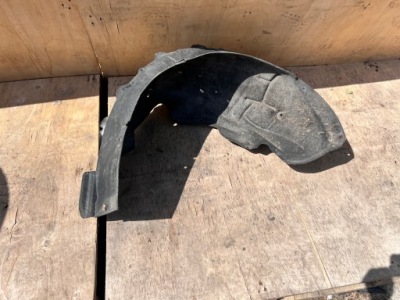 Jaguar xe підкрилок ліва задні фото №1