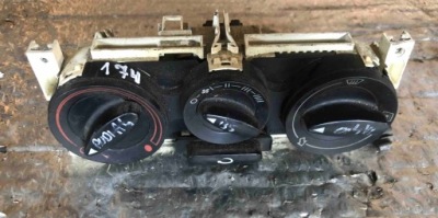 Панель обдув audi оригінальний номер 8l0819045a фото №1