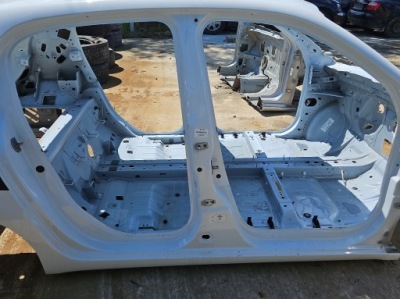 Порог правая  стойку средний b renault twingo 3 14-24 electric 5d dvqnj фото №1