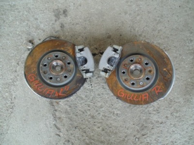 Поворотный кулак задняя правая alfa romeo giulia 2.2d 17r. фото №1