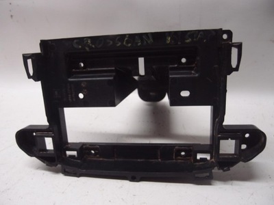 Рамка кронштейн радио opel crossland 39149518 фото №1