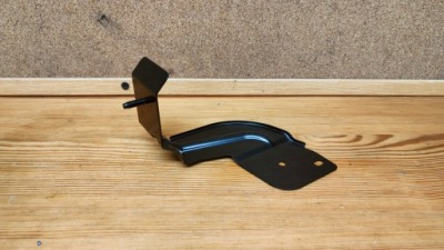 Audi a4 a5 b9 напрямна кронштейн бампера правий задня фото №1