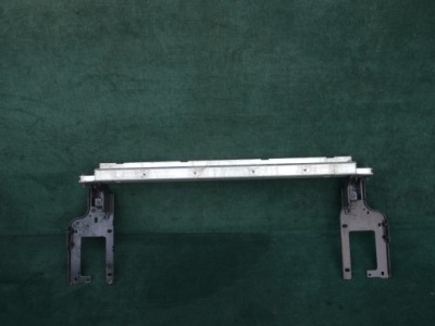 Балка под радиатор болты land rover discovery sport l550 рестайлинг  2019- фото №1