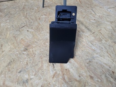 Renault trafic iii 3 заливная горловина топлива adblue фото №1