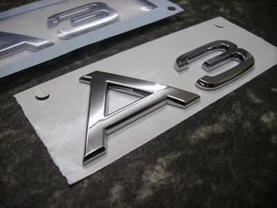 ORIGINAL EMBLEMA INSIGNIA INSCRIPCIÓN AUDI A3 AL TAPA DE MALETERO  