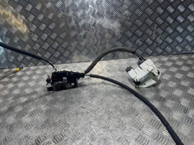 Maserati levante lift 2016-2024 замок двері лівий задня з доводчик 6702164 фото №1