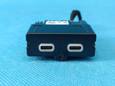 Cupra formentor 2.0 tsi 140kw 4x4 2024 r usb типу c dual charger 3g5035954a фото №1