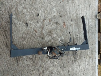 Vw tiguan 5n hak буксировочный 5n0803880q фото №1