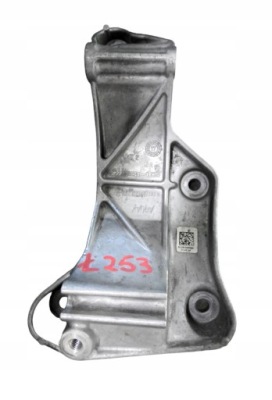 Кронштейн генератора mercedes a45s amg a1391550000 фото №1