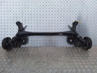 Вісь  задній балка підвіска toyota yaris 3 11-20 гальмівні барабани фото №1