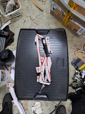 Шторка безпеки права tesla model s 1005262-00-d фото №1