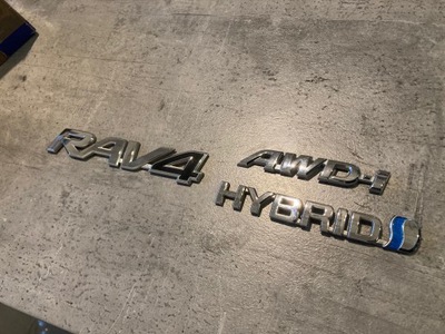 EMBLEMA PARTE TRASERA TAPA DE MALETERO HYBRID AWD-I TOYOTA RAV4 V ORIGINAL 75431-42180  