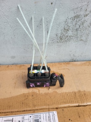 Распределитель подвеска airmatic a2123200358 mercedes ml w166 w212 w216 фото №1