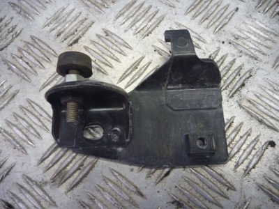 Відбійник кронштейн регулювання капот corvette c5 фото №1