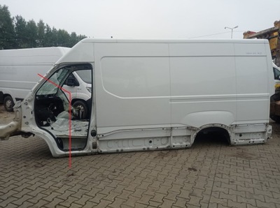 BOK LEWY POSZYCIE BŁOTNIK IVECO DAILY 2014- L3H2