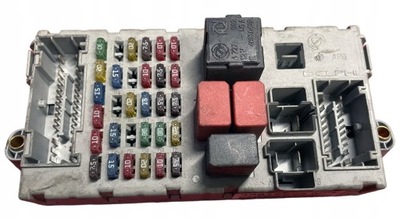 Fiat punto 188 2002 рамка / модуль предохранителей фото №1