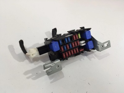 Nissan leaf ii 2019 корпус коробка запобіжників фото №1