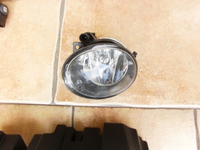 Vw amarok 2010 - 20 лампа протитуманна p фото №1