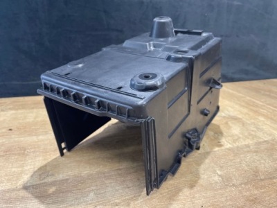 Ford kuga 2 2019 основание / корпус аккумулятор фото №1