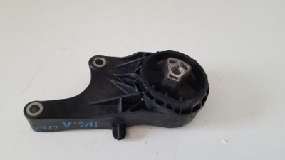 Opel insignia a рестайлинг  кронштейн подушка кронштейн двигателя 13227762 фото №1