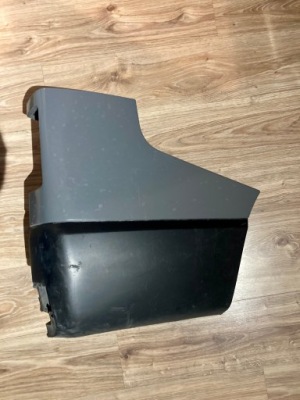 Кутик бампера правий задня renault trafic vivaro фото №1