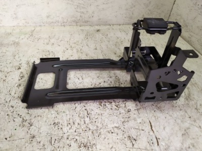 Mercedes w212 e klasa кронштейн аккумулятор фото №1