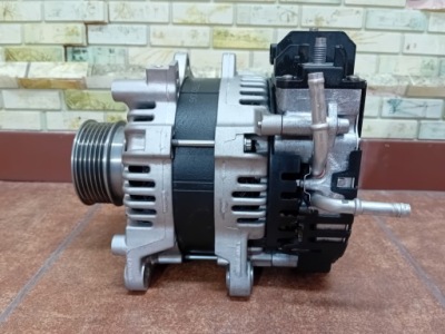 Генератор golf 8 seat audi 04l903030c фото №1