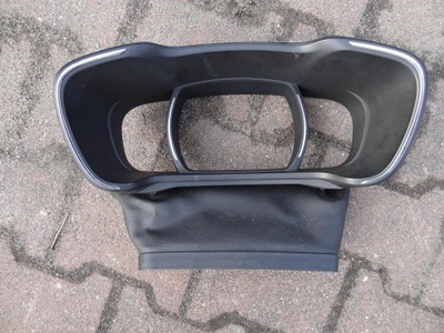 Рамка защита спидометра renault kadjar 682500431r 682507506r фото №1